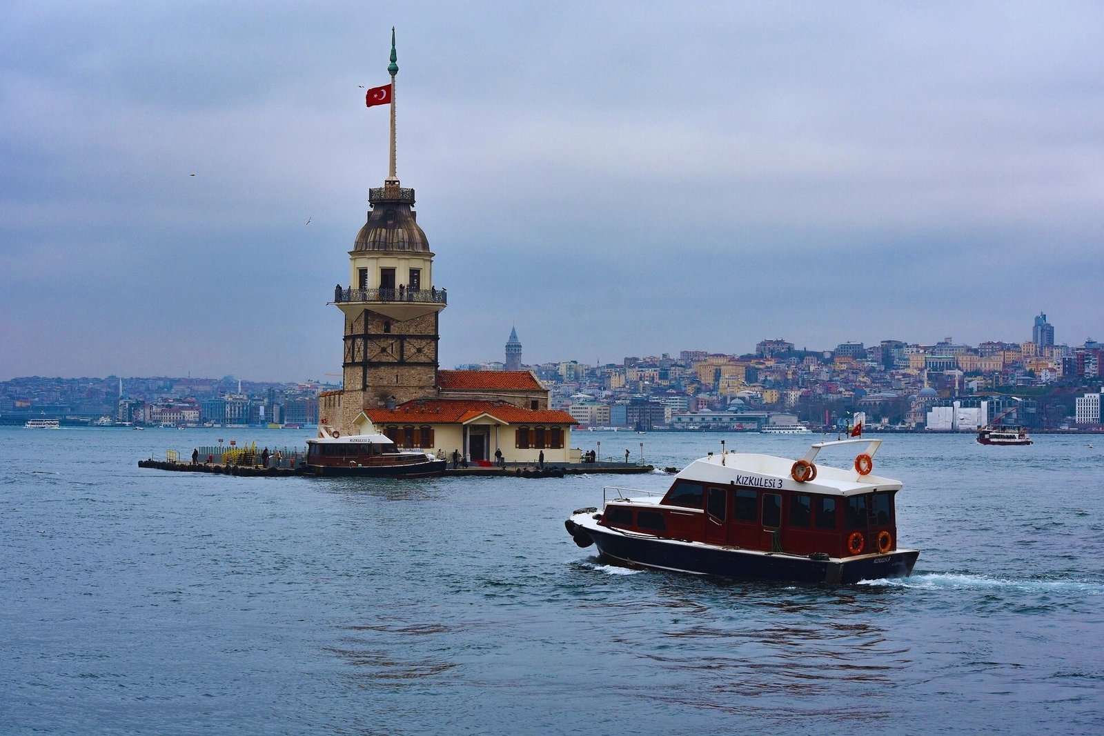 Kız Kulesi İstanbul Boğazı manzarası
