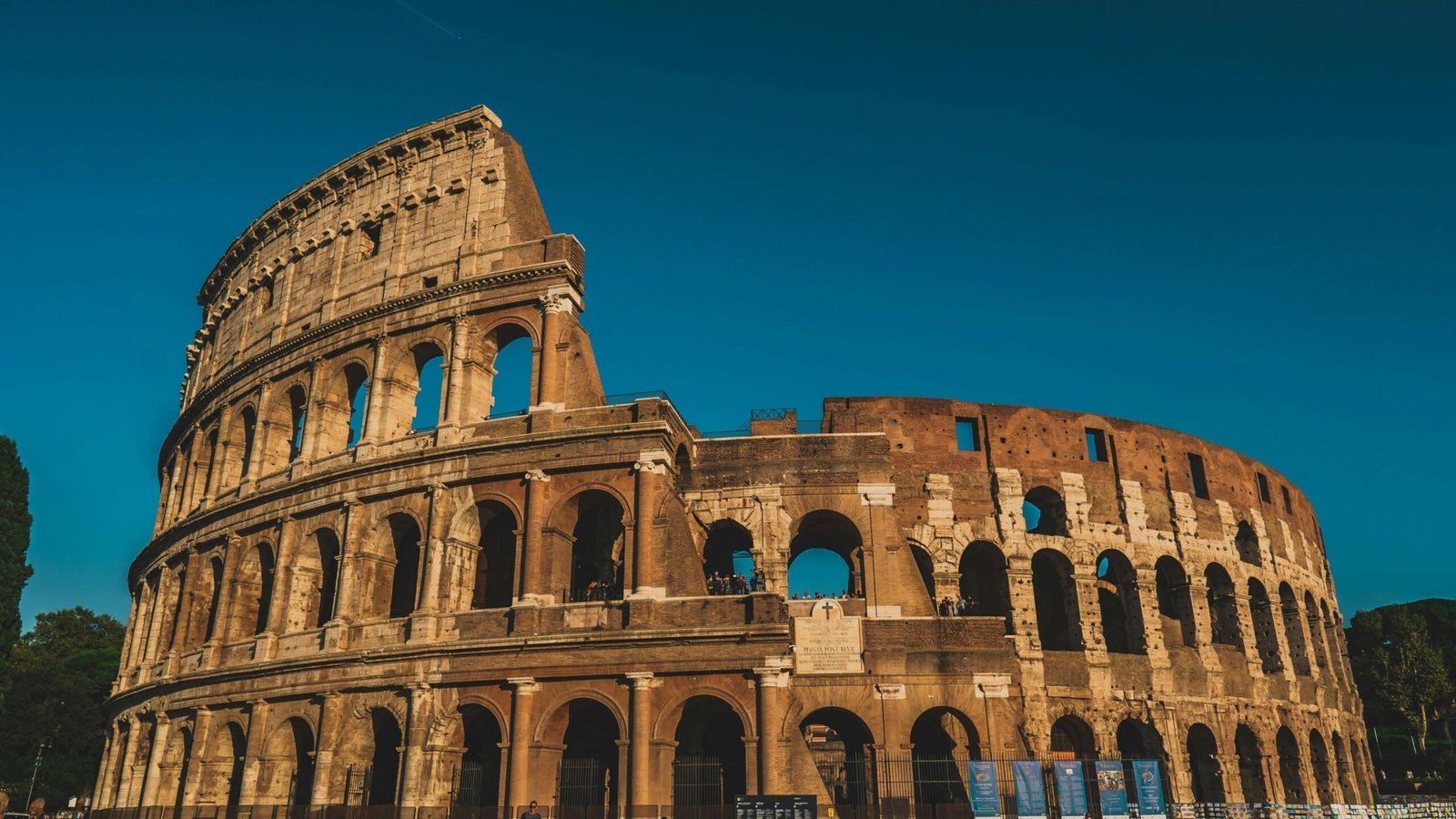 Roma da gezilecek yerler Colosseum Kolezyum
