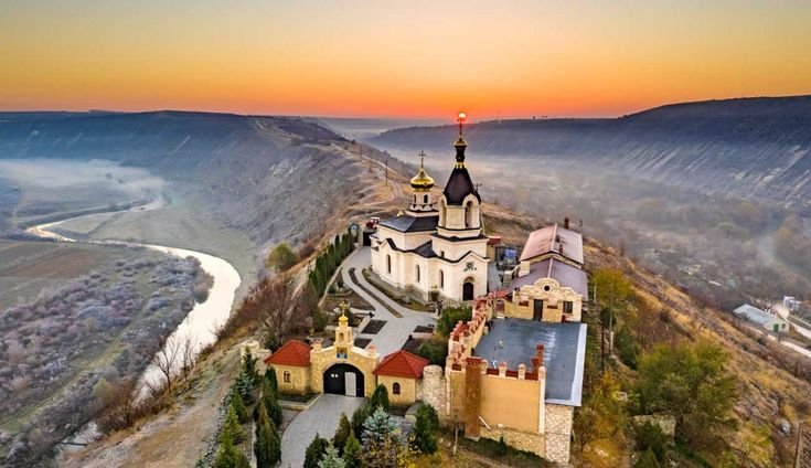 Moldova Gezilecek Yerler | 2026 Kişinev Gezi Rehberi & Ulaşım