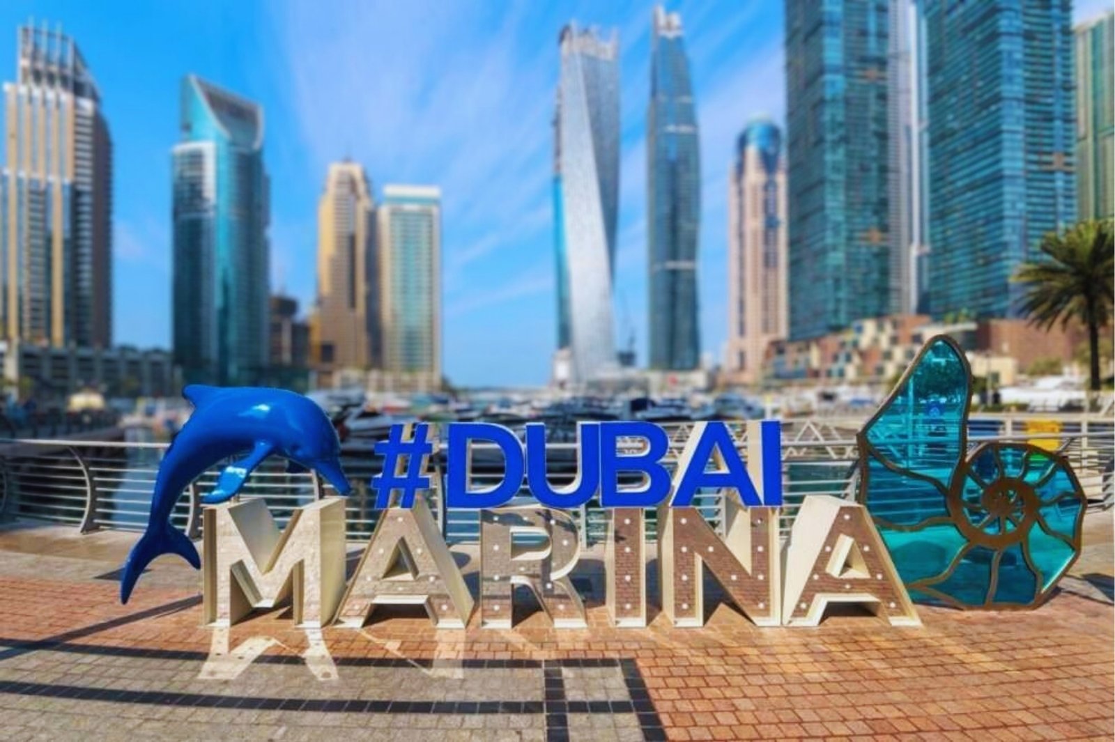 Dubai Marina gökdelenleri ve yatları