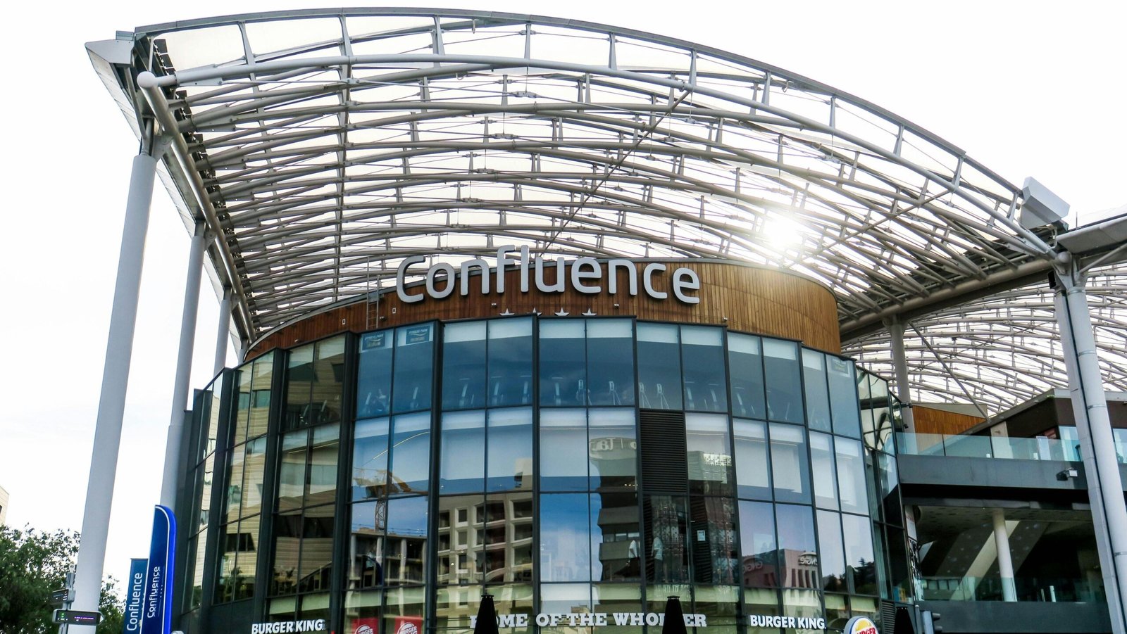 Lyon gezi rehberi Confluence - Lyon Fransa modern mimari ve nehir birleşimi