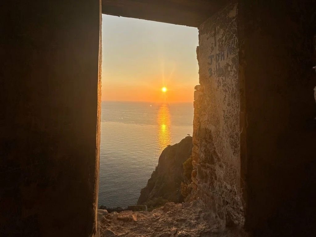 Af Kule Manastırı tarihi yapı manzara