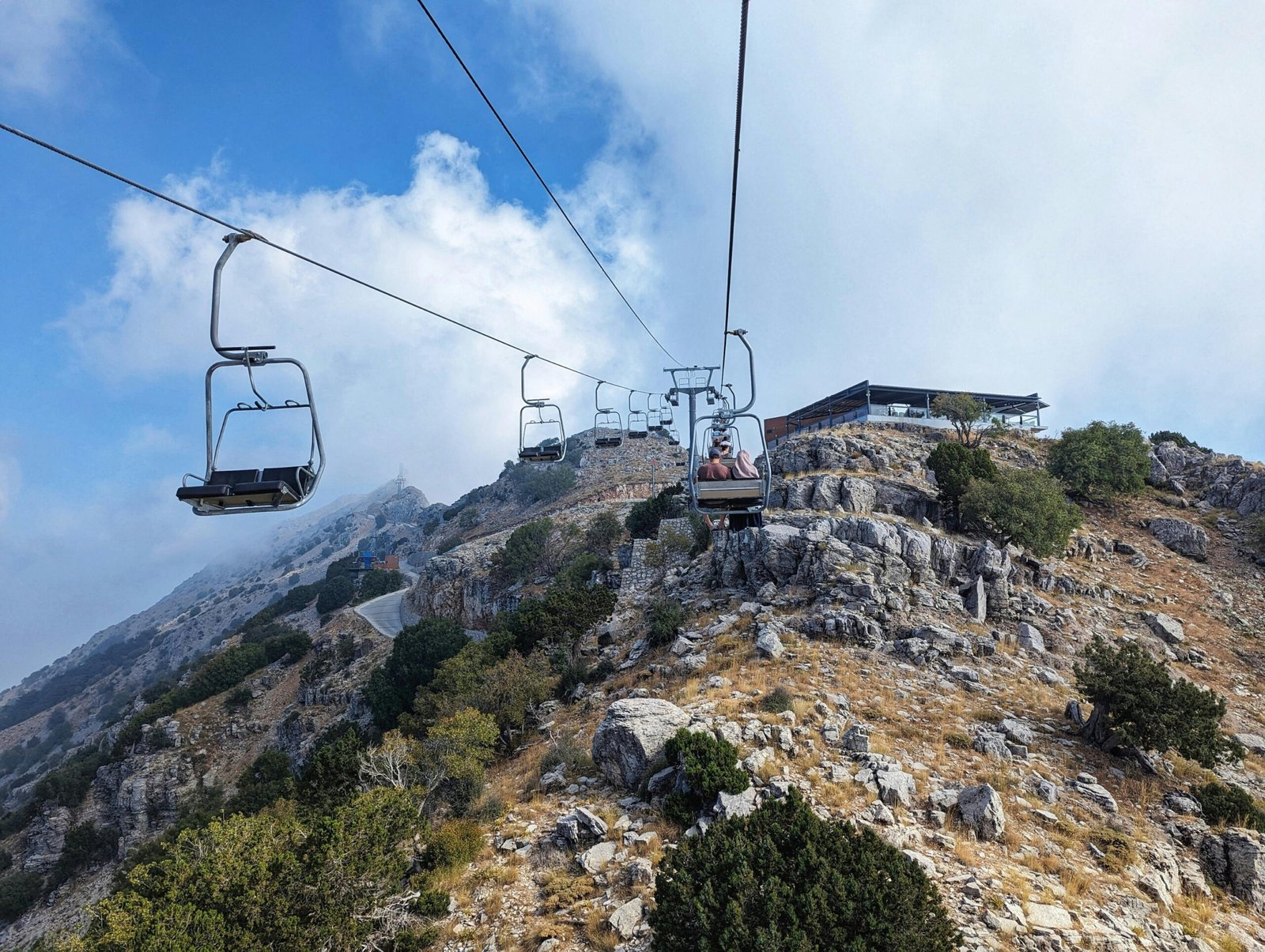 Fethiye Babadağ teleferik kabinleri ve yolculuk sırasında manzara