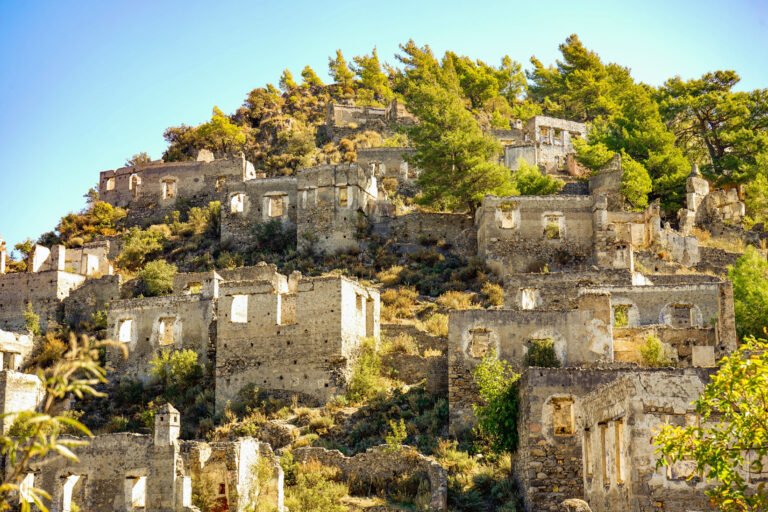Kayaköy Fethiye: Antik Kent, Gezilecek Yerler ve Yol Tarifi Rehber