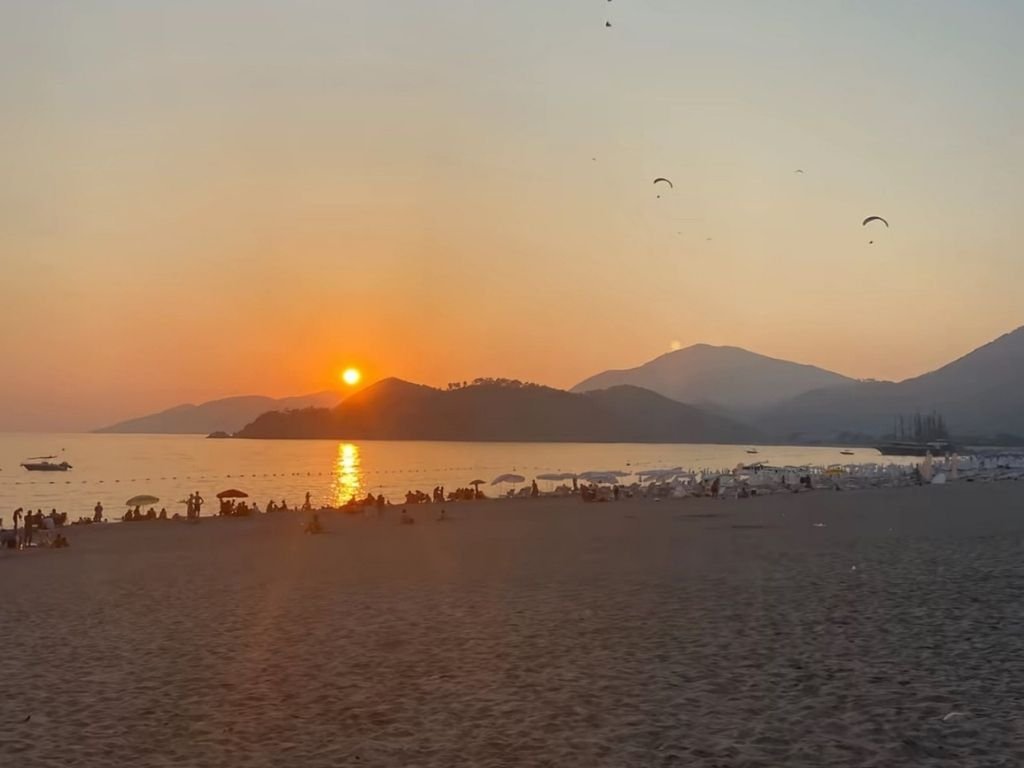 Belcekız Plajı kordon restoranlar Ölüdeniz