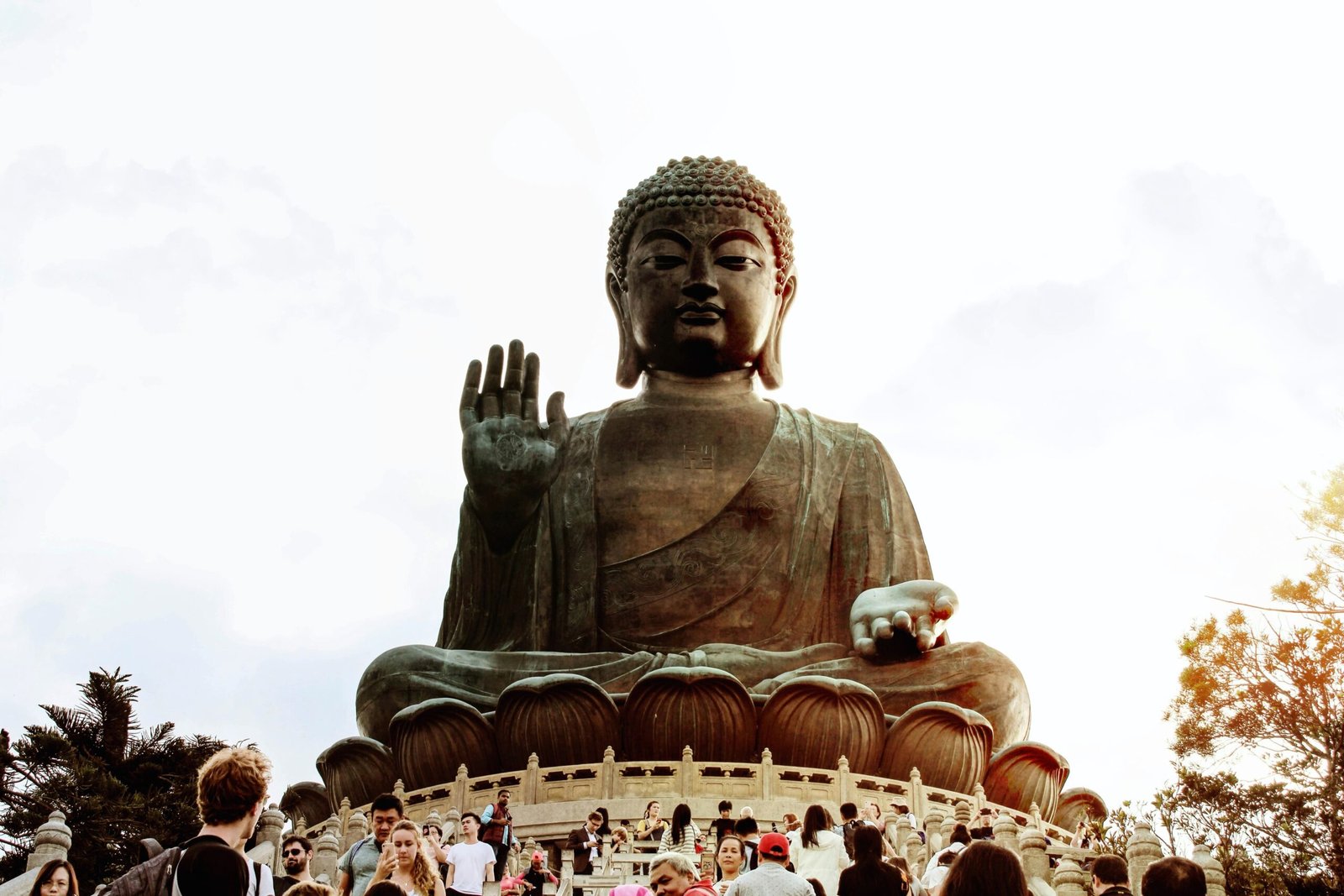 Hong Kong gezilecek yerler Big Buddha Lantau Adası