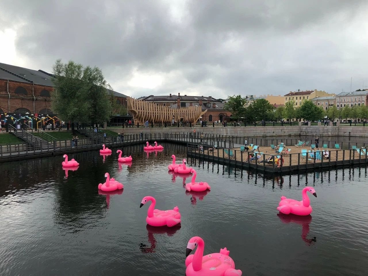 St Petersburg gezilecek yerler: New Holland Adası