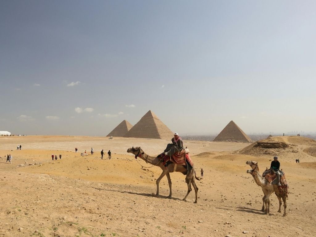 Kahire gezilecek yerler: Deve turları