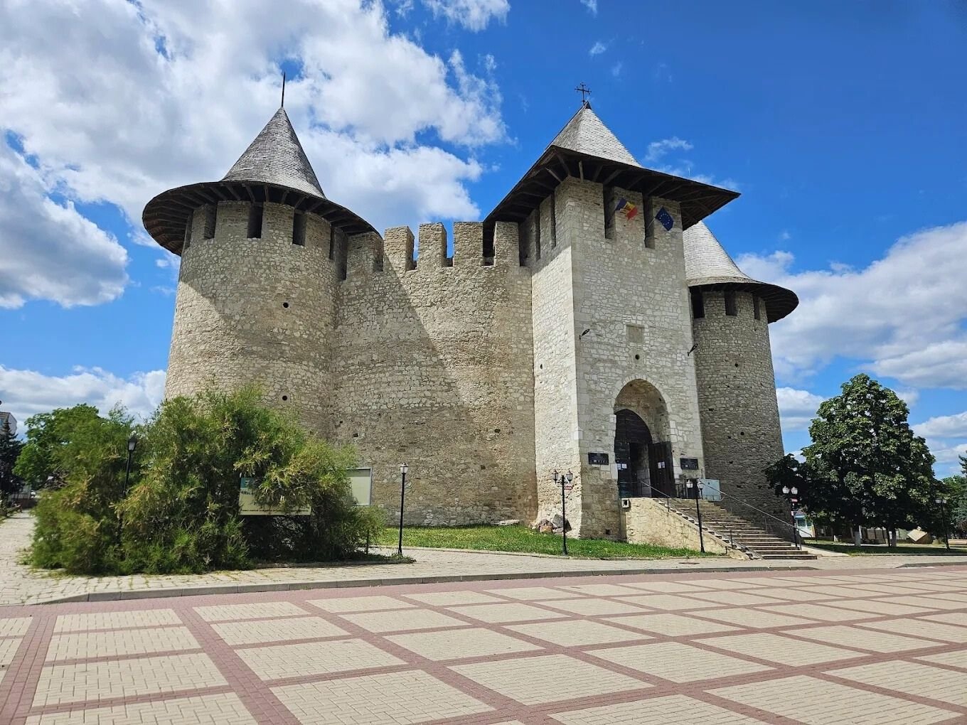 Soroca Kalesi, Dinyester kıyısında ortaçağ kalesi